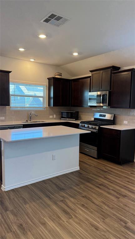 Building Photo - 125 Madrid