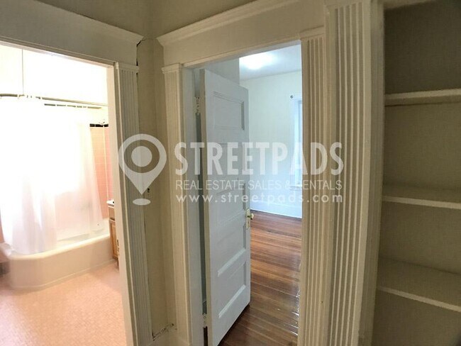 Building Photo - 2 bedroom in Brookline MA 02446