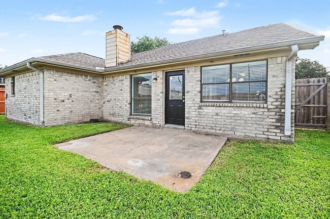 Building Photo - 1227 Mission Dr