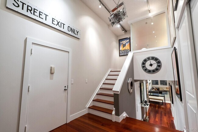 Building Photo - 1 Landmark Sq