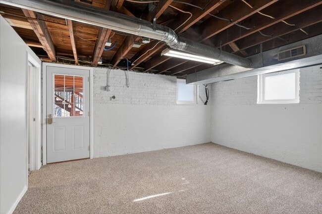 Building Photo - 1420 Bredell Ave