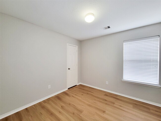 Building Photo - 7438 Fox Knoll Ln