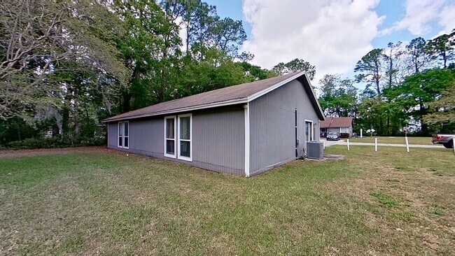 Building Photo - Comanche Street Duplexes