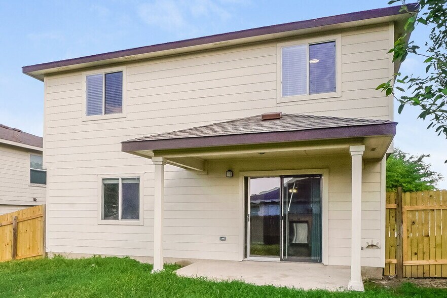 Building Photo - 117 Mood Lake Dr