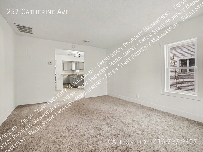Building Photo - 257 Catherine Ave