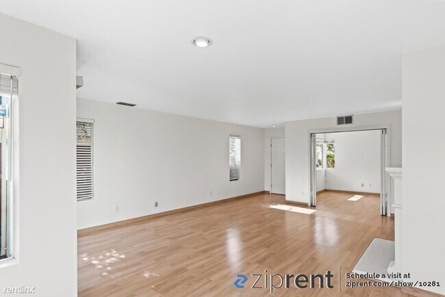 Building Photo - 4 br, 3 bath Townhome - 224 Meadowhaven Wa...