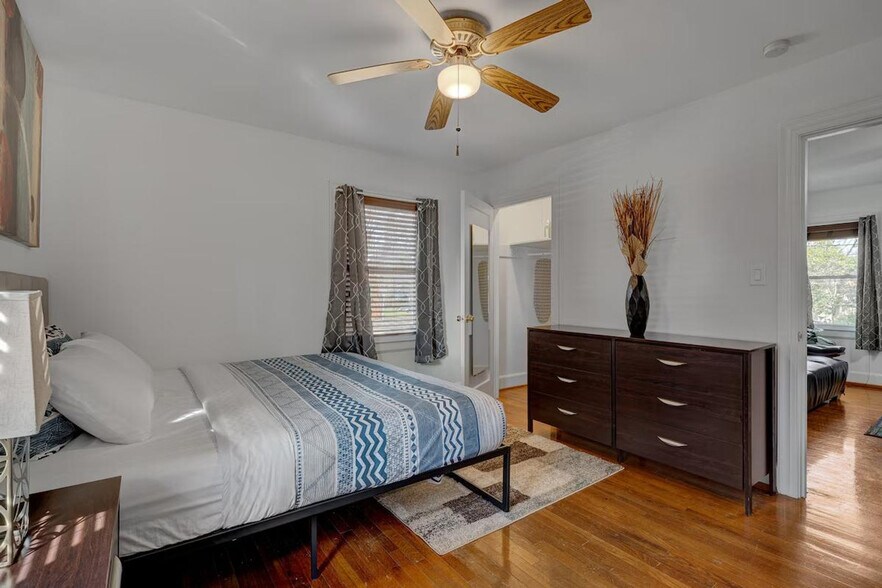 Building Photo - 814 N Buchanan Blvd