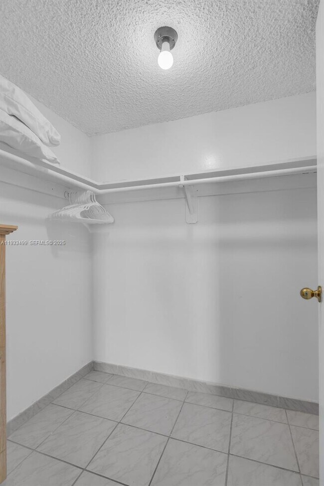 Building Photo - 3716 NE 168th St