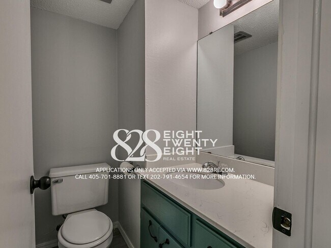 Building Photo - *AVAILABLE NOW!* Spacious 3 Bed/2.5 Bath Condo in East Norman!