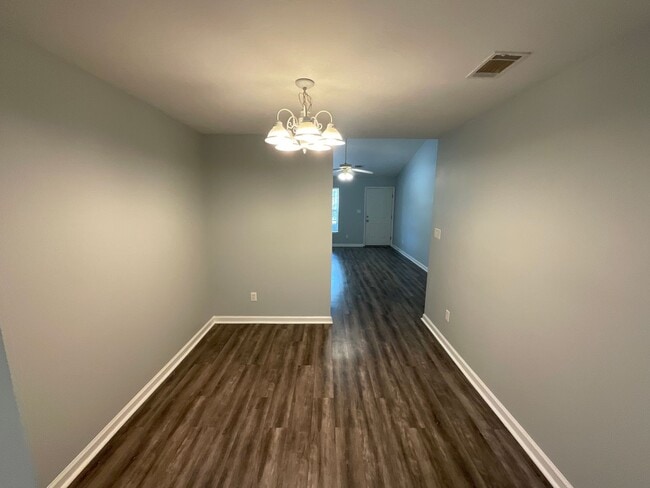 Building Photo - 4463 Belair Dr