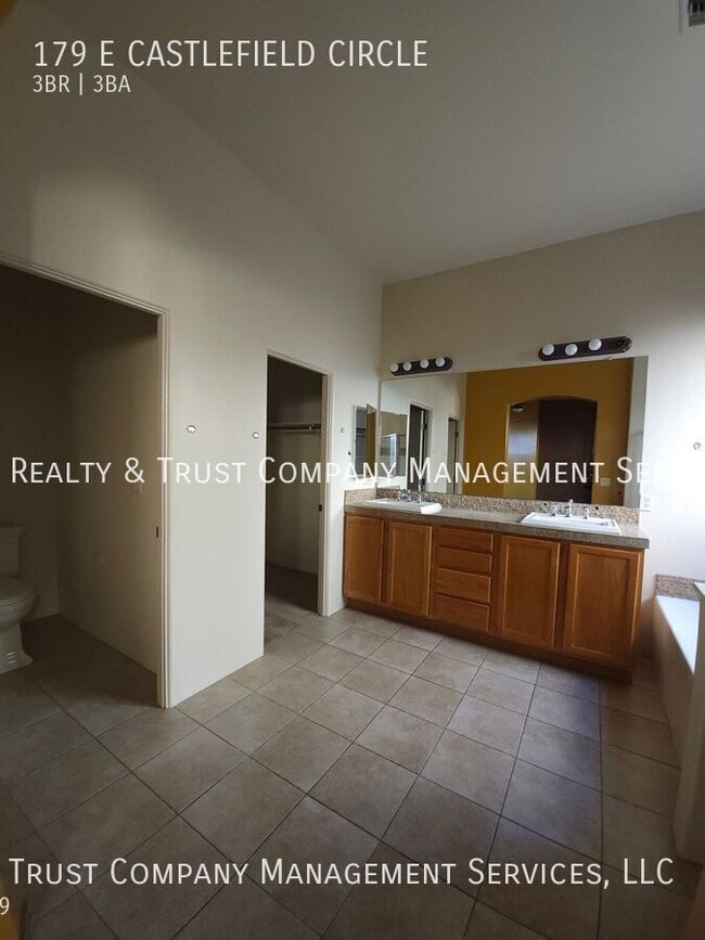 Building Photo - 179 E Castlefield Cir