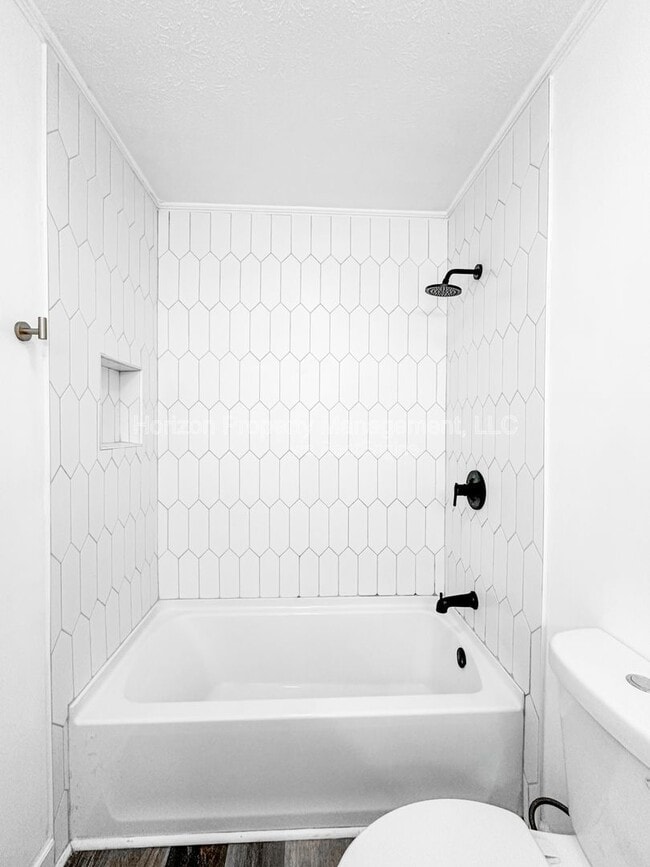 Building Photo - 4591 Woodward Rd