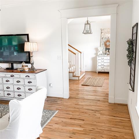 Building Photo - 581 Country Club Rd