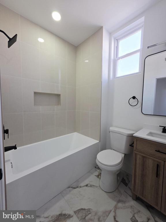 Building Photo - 1520 S 22nd St