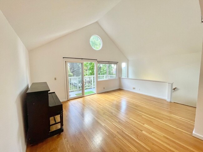 Primary Photo - Spacious 3BR/2BA Potrero Hill Townhouse Ho...