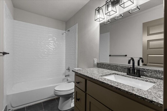 Building Photo - 522 S Duncan Ave