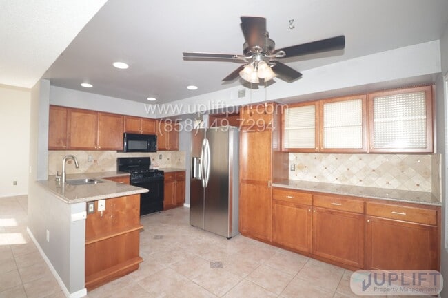Building Photo - Spacious 3-Bedroom Pool Home in Oceanside ...