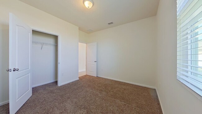 Building Photo - Gorgeous 5 Bedroom Home in Alta Lakes!