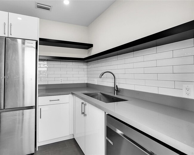 Building Photo - 3762 SW 27th Ln