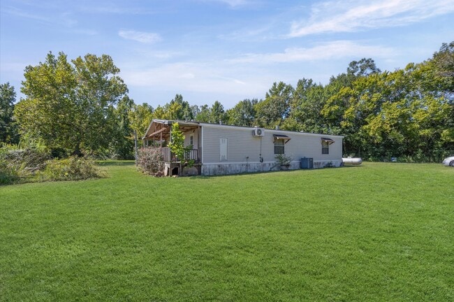 Building Photo - 806 Co Rd 2112