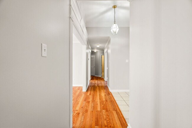 Building Photo - 12711 Misty Creek Dr