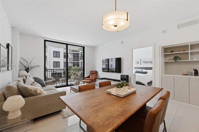 Building Photo - 301 Altara Ave