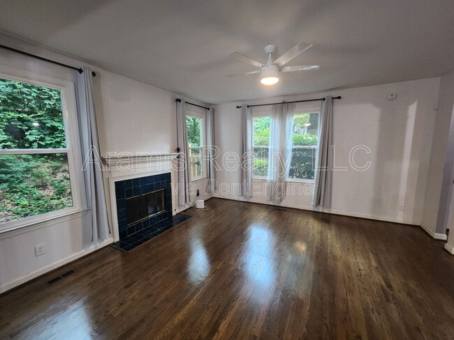 Building Photo - 613 Home Avenue SE