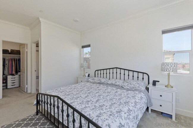 Building Photo - Chula Vista - Adorable 3 Bedroom 3 Bath To...