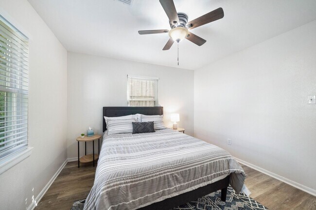 Building Photo - 3330 Avenue O 1/2