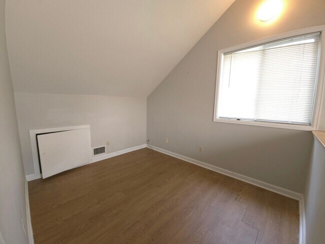 Building Photo - 896 18th St