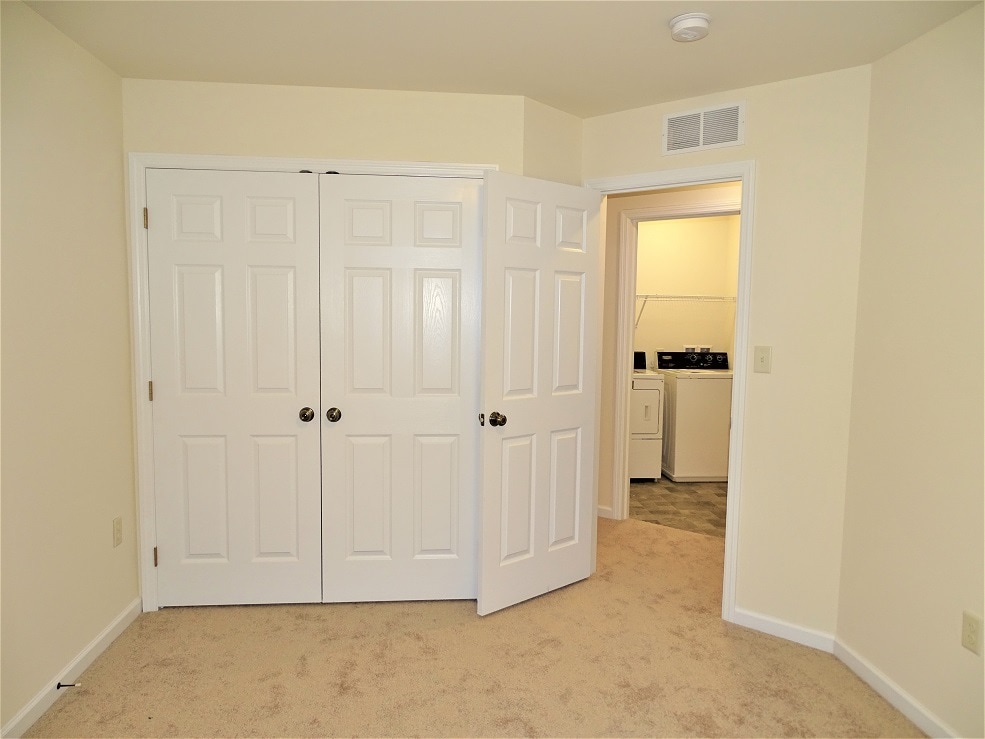 Building Photo - 247 Wildflower Dr