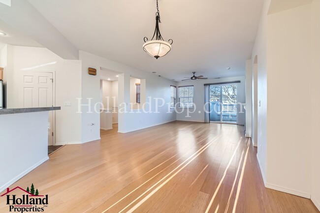 Building Photo - Charming 2-Bedroom Condo with Premium Feat...