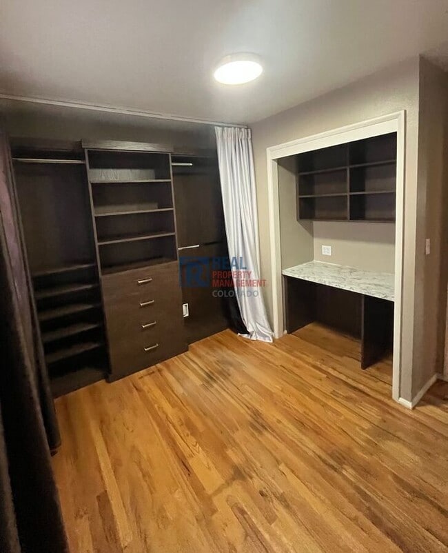 Building Photo - 2013 W Lake St