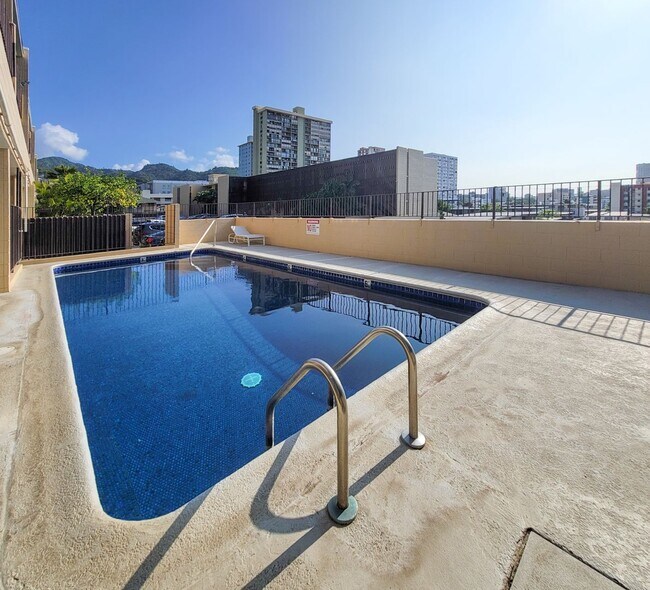 Building Photo - 1023