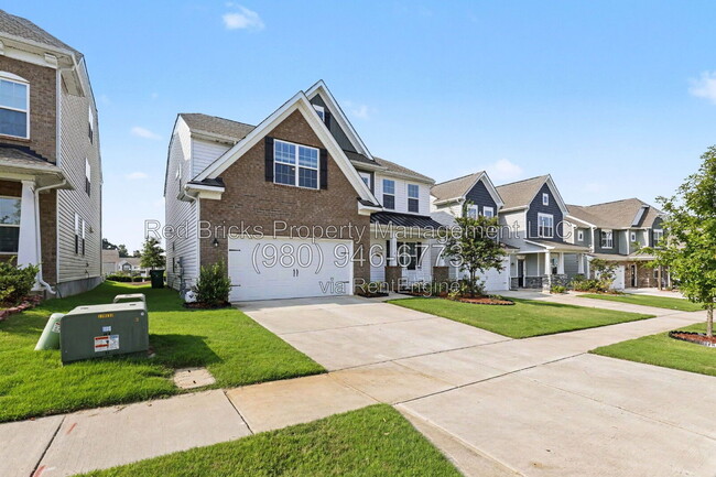 Building Photo - 16110 Winfield Hall Dr