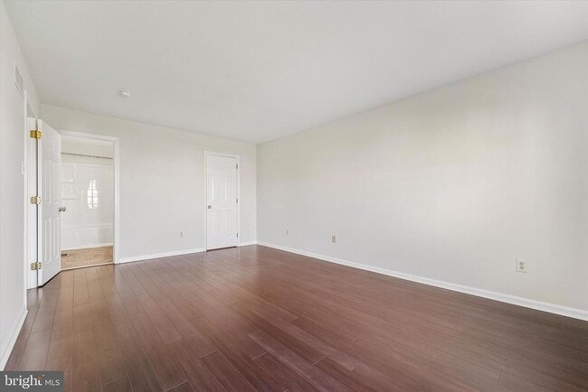 Building Photo - 5202 Drawbridge Ct