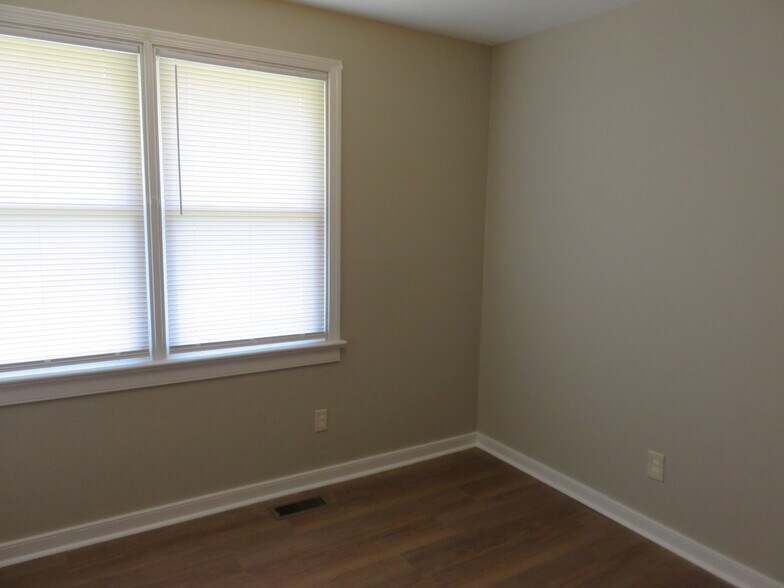 Building Photo - 4824 Belle Glade Dr