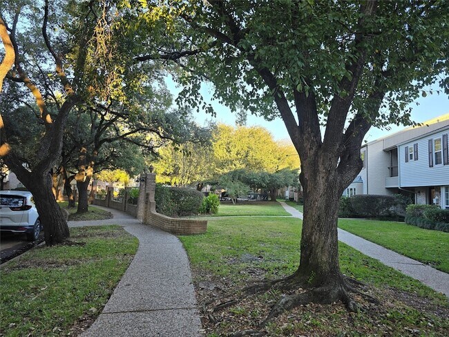 Building Photo - 856 Wax Myrtle Ln