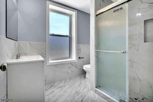 Building Photo - 155 Clifton Ave