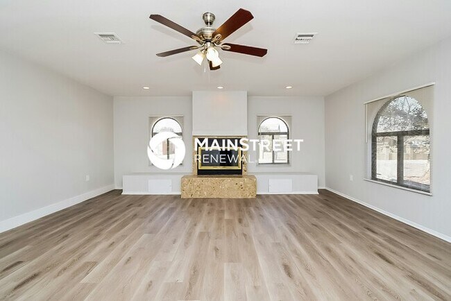 Building Photo - 3 Bedroom Pet-Friendly Home in TUCSON, AZ with Main Street Renewal