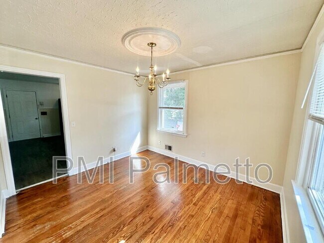 Building Photo - 3727 Maybank St