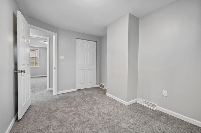 Building Photo - PRICE REDUCED on this Recently Renovated 3 Bed/1 Bath Home in Troy Hill