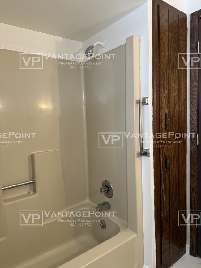 Building Photo - 1603 St Robert Dr