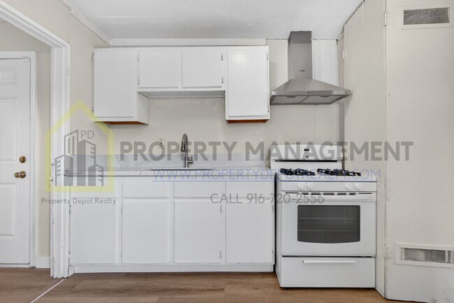 Building Photo - 302 Chennault Ct