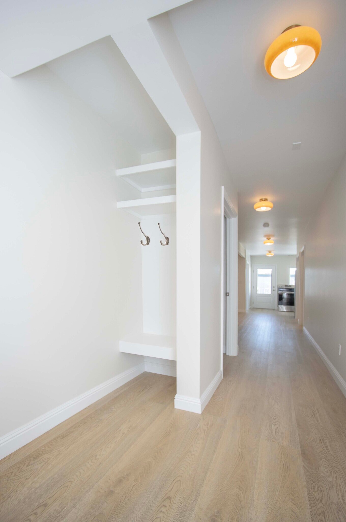 Building Photo - 220A Romain St