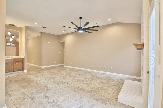 Building Photo - 13301 Tamayo Dr