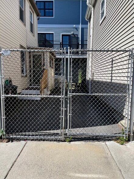 Building Photo - 159 K St