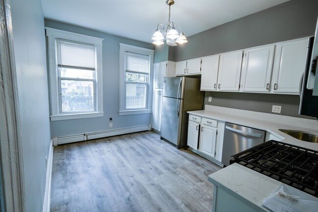 Building Photo - 108 W 42nd St