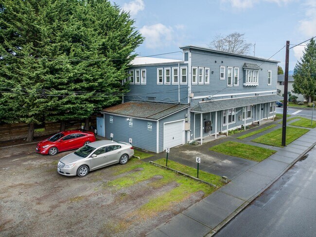 Building Photo - Charming Newly Updated Spacious 1 Bed! Sec...