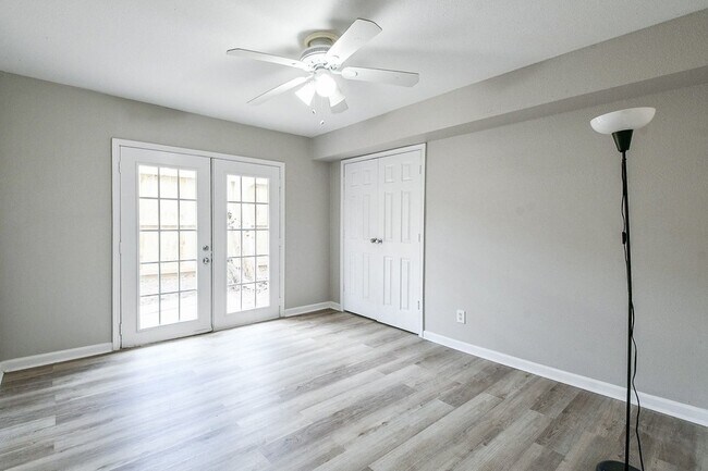 Building Photo - 2585 Marilee Ln